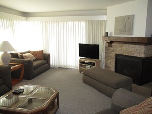 Luokittelematon kuva, 4 kautta 34, painike