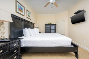 3 slaapkamers, een strijkplank/strijkijzer, gratis wifi, beddengoed