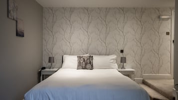 Chambre Double Deluxe, salle de bains attenante | Fer et planche Ă repasser, Wi-Fi gratuit, draps fournis