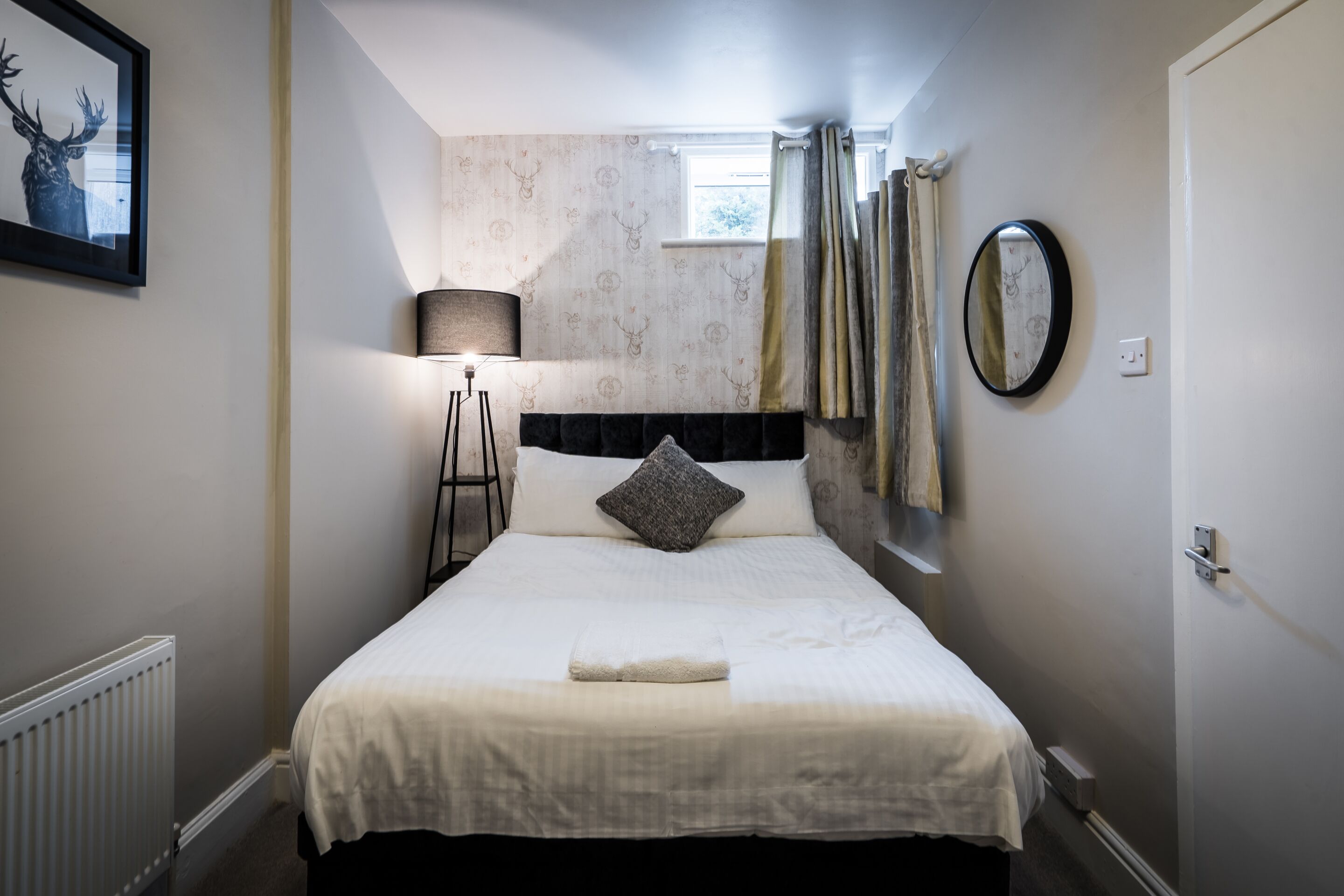 basic double room, ensuite | 1 bedroom, iron/ironing board, free wifi, bed sheets