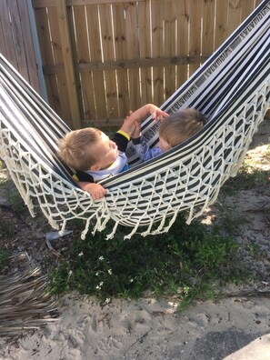 Property grounds - La Maria - Sunnyside Breeze Cottage / Walking Distance to Laguna Beach (Panama City Beach)