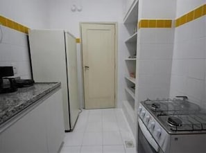 Standard Apartment, 1 Bedroom | Private kitchen | Fridge, coffee/tea maker - GoHouse Leopoldo 201 (Rio de Janeiro)