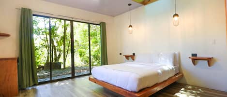 Superior kamer, 1 kingsize bed, uitzicht op bergen | Geluiddichte muren, een strijkplank/strijkijzer, gratis wifi