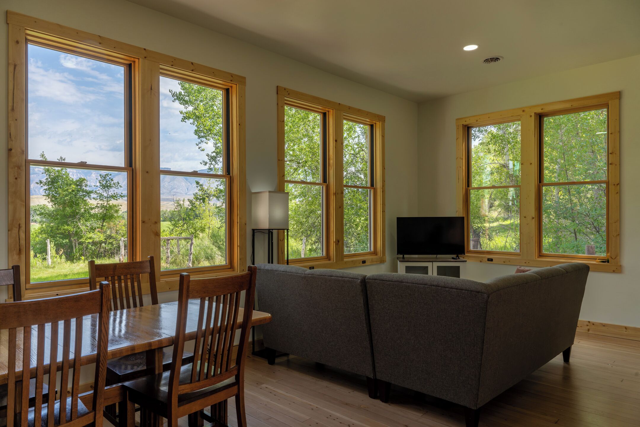Family House, Mountain View | Free WiFi, bed sheets