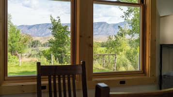 Family House, Mountain View | Free WiFi, bed sheets