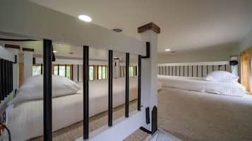 Family House, Mountain View | Free WiFi, bed sheets