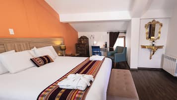 Junior Suite, 1 King Bed | Premium bedding, memory-foam beds, in-room safe, desk