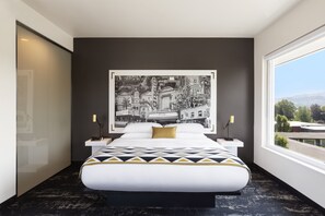 Premium bedding, down comforters, pillowtop beds, minibar - Jupiter NEXT (Portland)