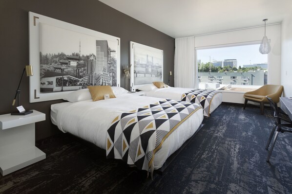 Premium bedding, down comforters, pillowtop beds, minibar - Jupiter NEXT (Portland)