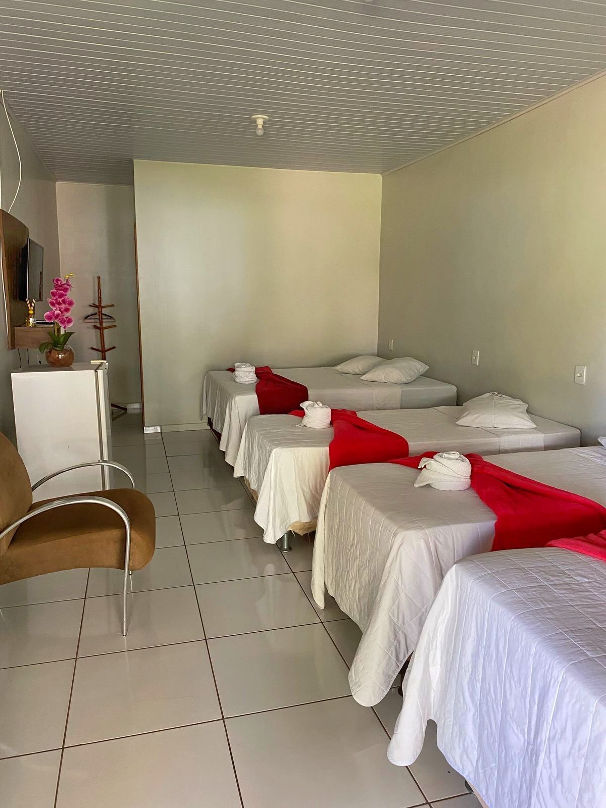 Quarto Quintuplo | 1 bedroom, minibar, blackout drapes, free WiFi