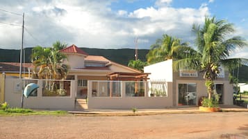 Fachada da propriedade