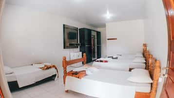 Quarto Quintuplo | 1 quarto, frigobar, cortinas blackout, Wi-Fi de cortesia