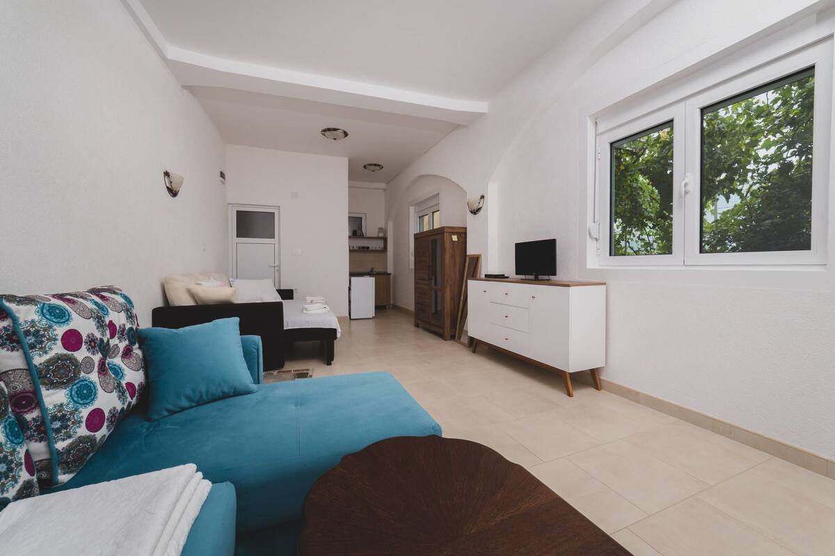 Studio, Terrace, Sea View | 1 bedroom, desk, iron/ironing board, free WiFi