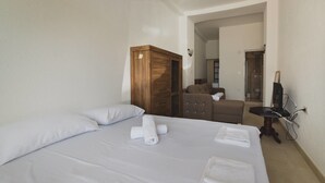 Comfort Studio, 1 Bedroom, Terrace, Sea View | 1 bedroom, desk, iron/ironing board, WiFi (free) - Apartments Villa Ana (Budva)