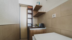 Comfort Studio, 1 Bedroom, Terrace, Sea View | 1 bedroom, desk, iron/ironing board, WiFi (free) - Apartments Villa Ana (Budva)