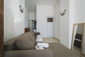 Comfort Studio, 1 Bedroom, Terrace, Sea View | 1 bedroom, desk, iron/ironing board, free WiFi - Apartments Villa Ana (Budva)