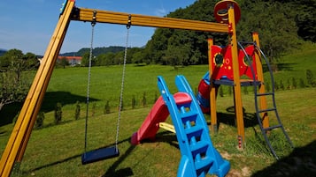 Area giochi per bambini (all'aperto)