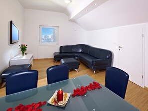 Apartment Rose | Living area | Flat-screen TV - Apartments & Wellness Skok Mozirje (Mozirje)