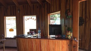 Reception - Green Papaya B&B (Monteverde)