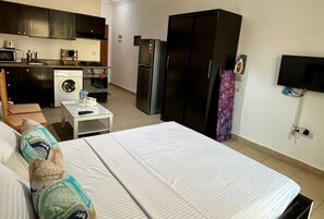 Studio Standard, 1 grand lit, vue sur la ville | Minibar, décor unique, ameublement unique, rideaux d’obscurcissement