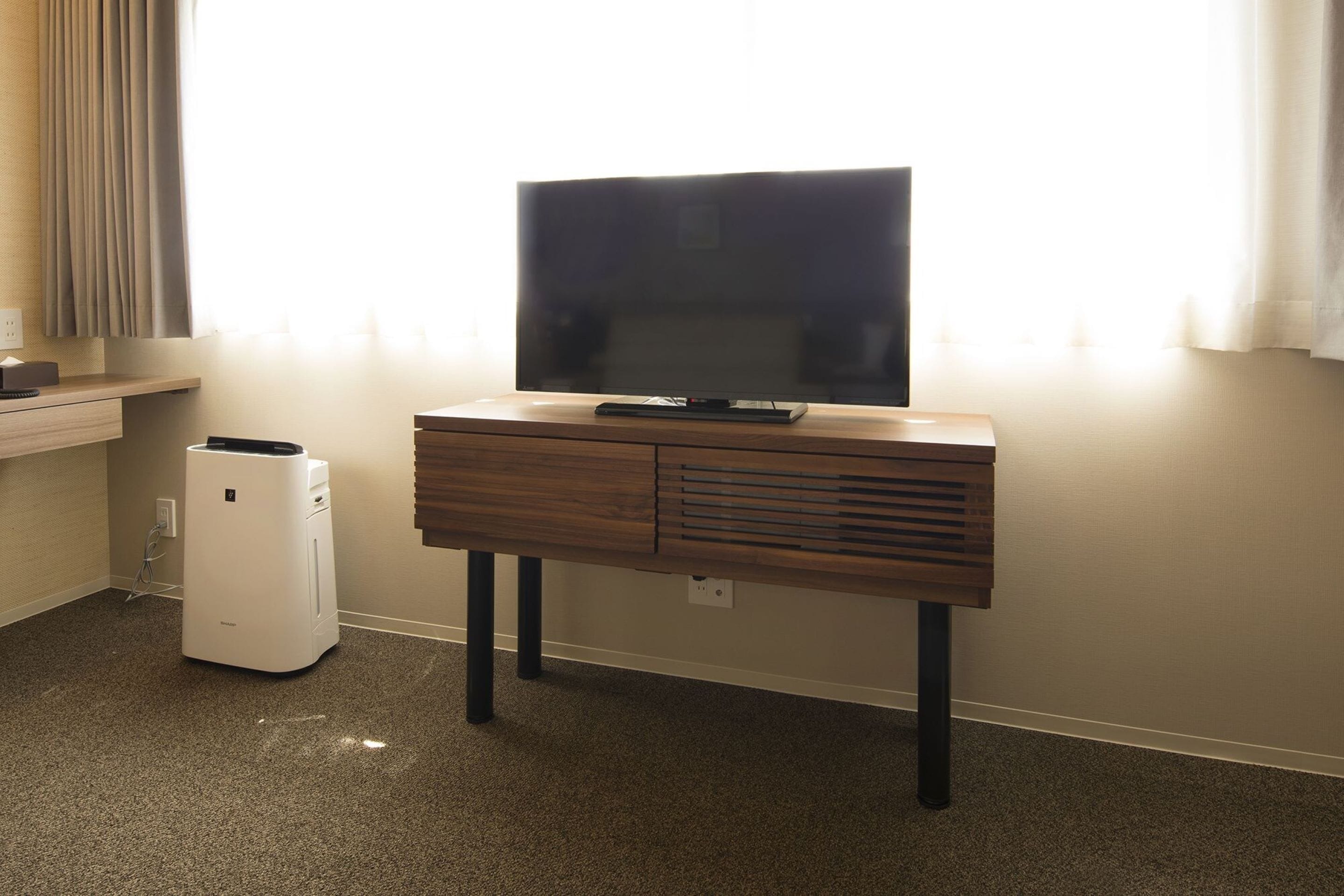 deluxe twin room, 1 bedroom, non smoking | in-room safe, desk, soundproofing, free wifi