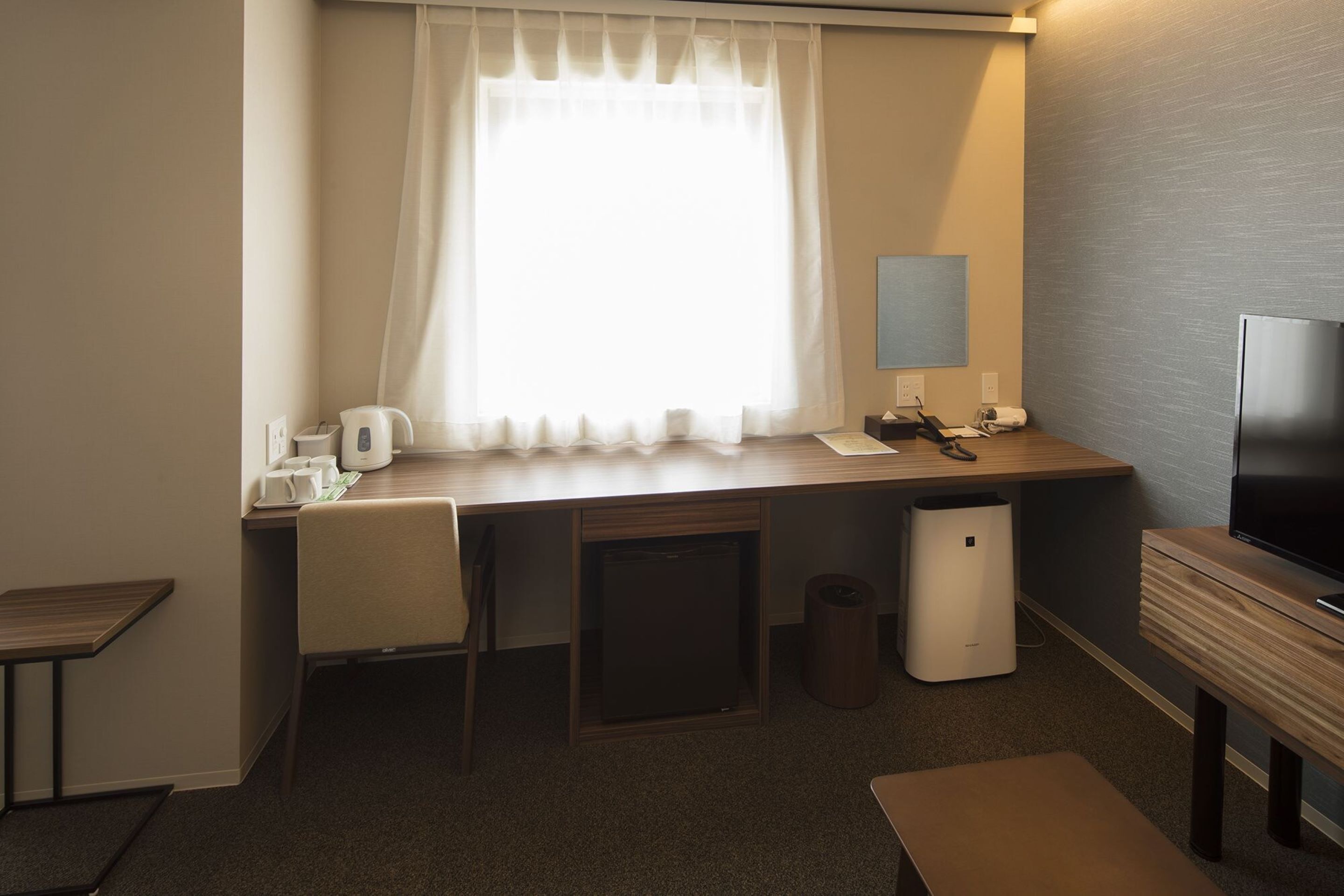 in-room safe, desk, soundproofing, free wifi