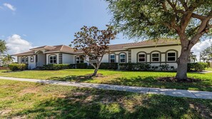 Unclassified image, 2 of 25, button