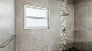Douche, serviettes fournies