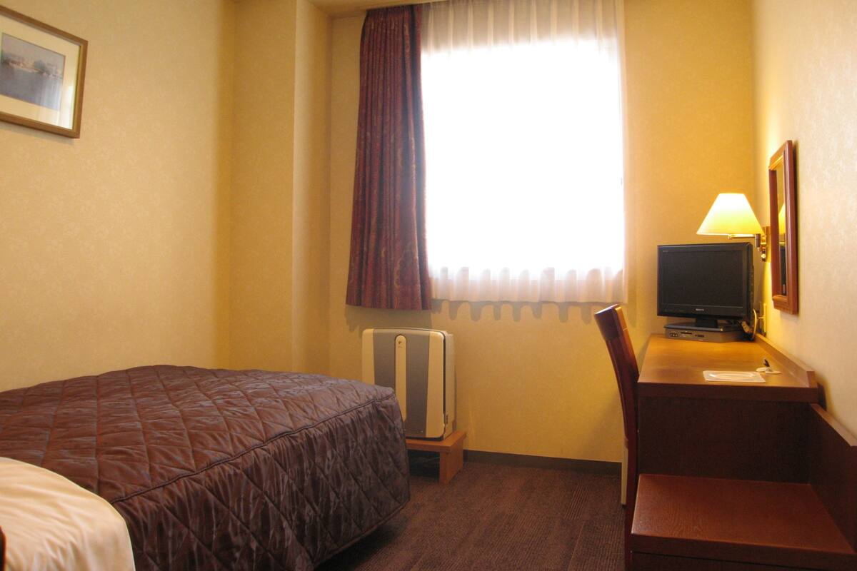 Bộ đồ giường cao cấp, bàn, truy cập Internet không dây miễn phí