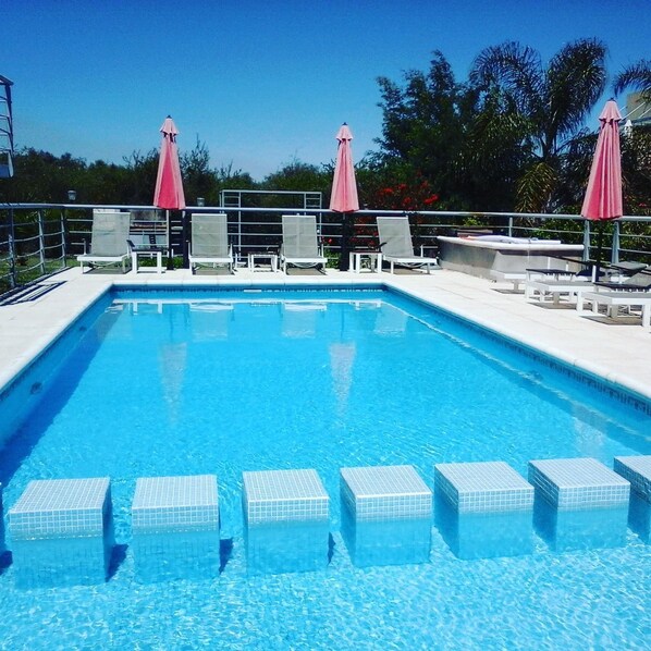 Outdoor pool, a heated pool - Hotel Boutique Lazara (Merlo)