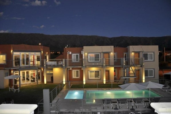 Outdoor pool, a heated pool - Hotel Boutique Lazara (Merlo)