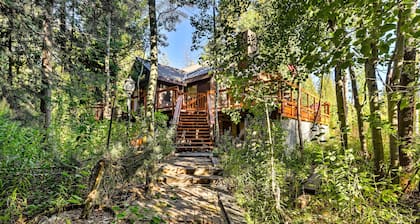 Rustic Riverfront Truckee Cabin w/ Deck & BBQ