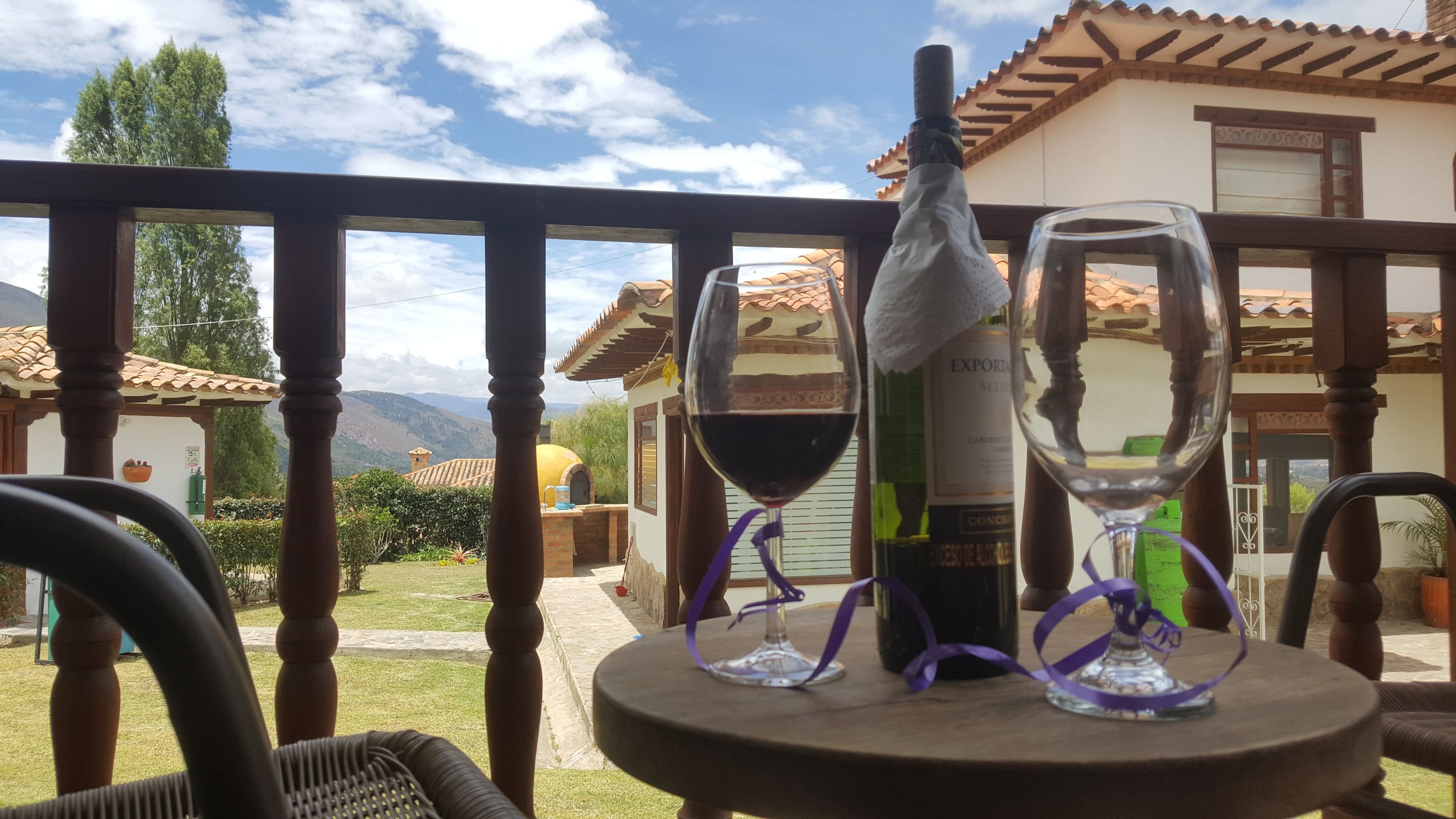 Habitación Triple Estándar, Balcón y Vista al Jardín | Lounge