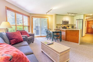 TV, fireplace, DVD player