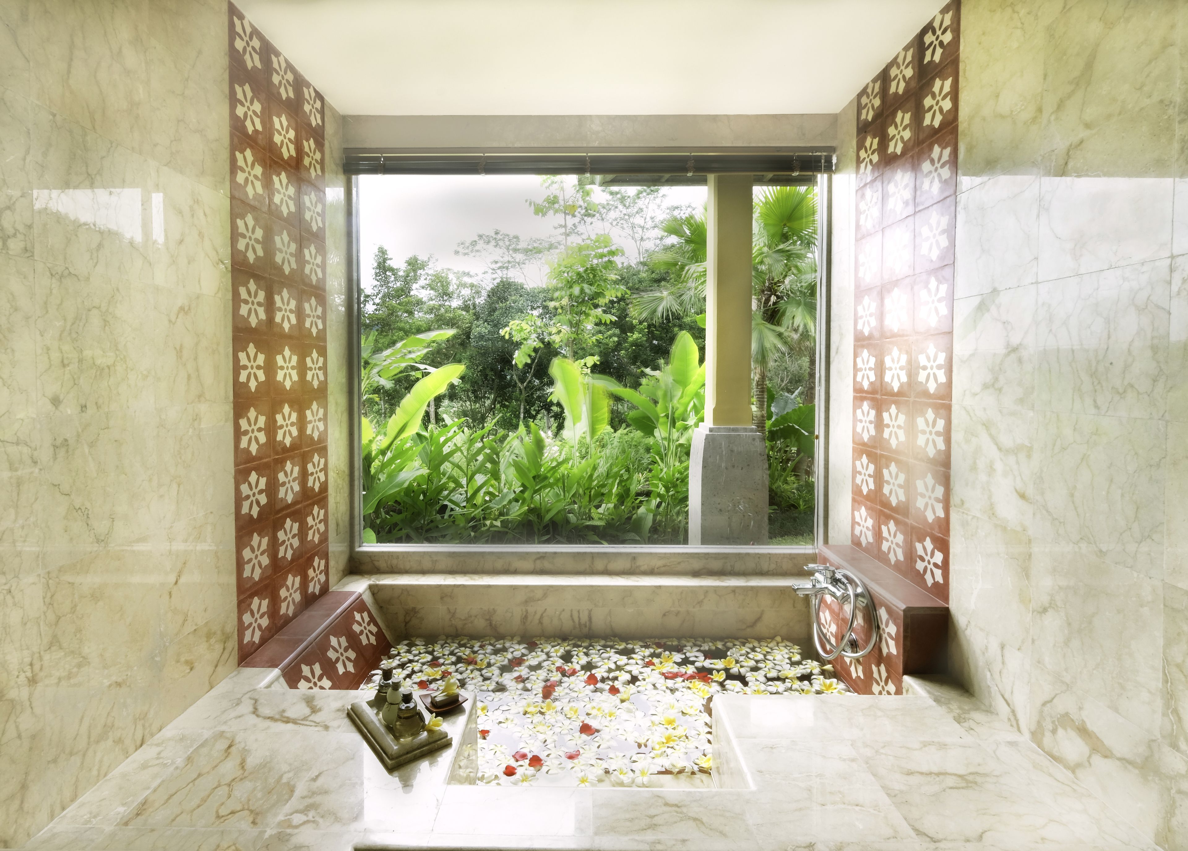 deep-soaking bathtub