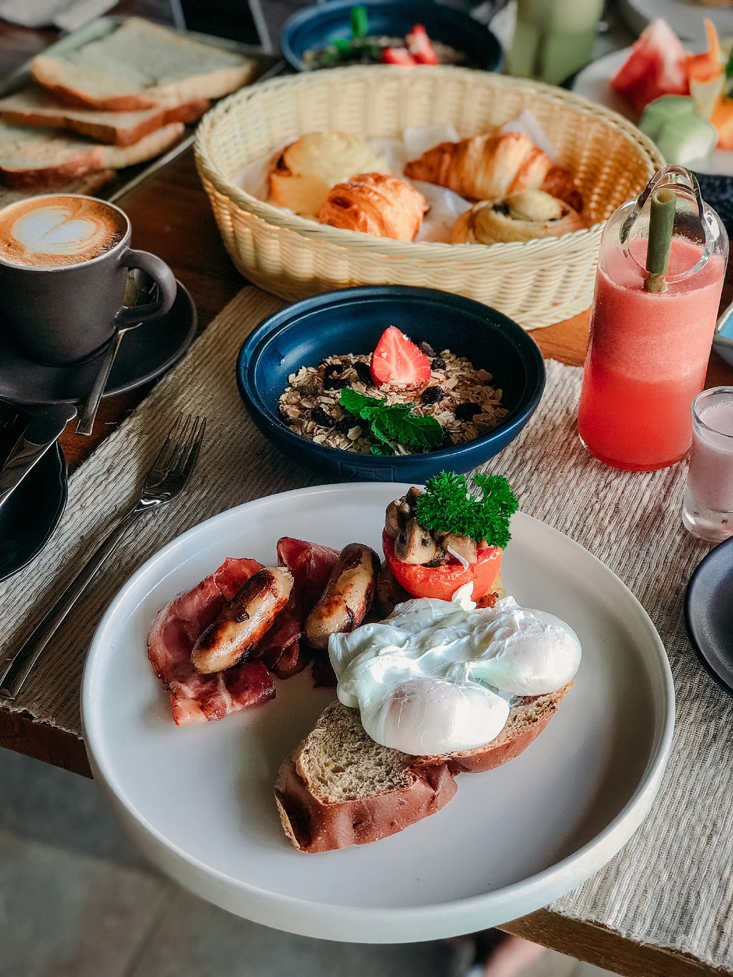 daily cooked-to-order breakfast (idr 210000 per person)