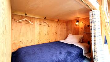 Standard Shared Dormitory, 1 Twin Bed, Non Smoking | In-room safe, free WiFi, bed sheets