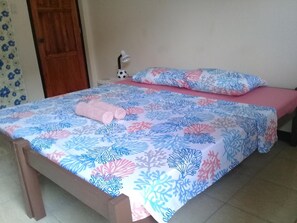 Desk, iron/ironing board, free WiFi - Mingche Apartment (Panglao)