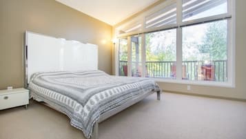 4 soverom, strykejern/-brett, wi-fi (inkludert) og sengetøy