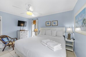 4 bedrooms, iron/ironing board, WiFi, bed sheets