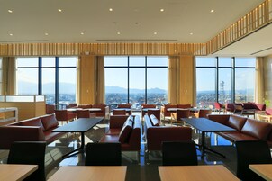Café da manhã com buffet todos os dias mediante uma taxa