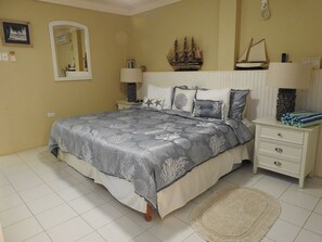 4 Schlafzimmer, Zimmersafe, Bügeleisen/Bügelbrett, Reisekinderbett