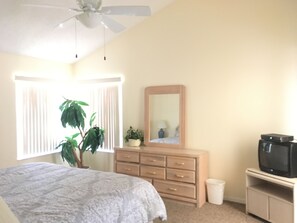 Ferienhaus, 3 Schlafzimmer, Gartenblick, Poolseite | Ausblick vom Zimmer