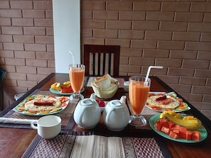 Free daily local cuisine breakfast - Viewfront Ella (Ella)