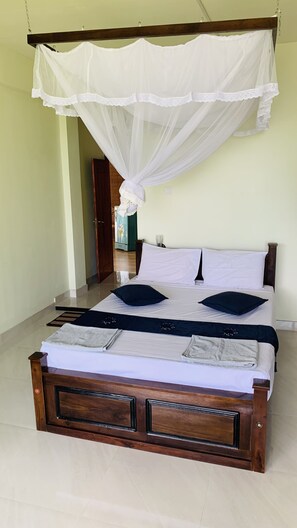 Deluxe Double or Twin Room, 1 Queen Bed, Mountain View, Garden Area | 1 bedroom, premium bedding, pillowtop beds, in-room safe - Viewfront Ella (Ella)
