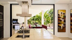 6 Bedrooms Luxury Villa (The Marina Villa) | 전용 주방