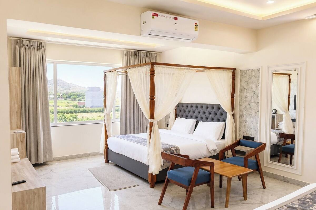 Luxury Room | 1 bedroom, premium bedding, memory foam beds, in-room safe