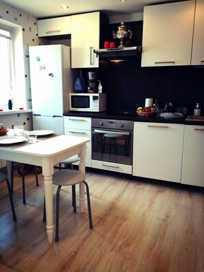 Småhus, 2 soverom | Sengetøy av topp kvalitet, strykejern/-brett og wi-fi (inkludert)