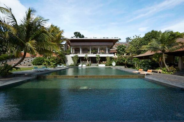 Outdoor pool - Amanuba Hotel & Resort Rancamaya (Bogor)