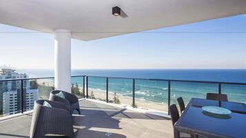 Superior Apartment, 3 Bedrooms | Balcony